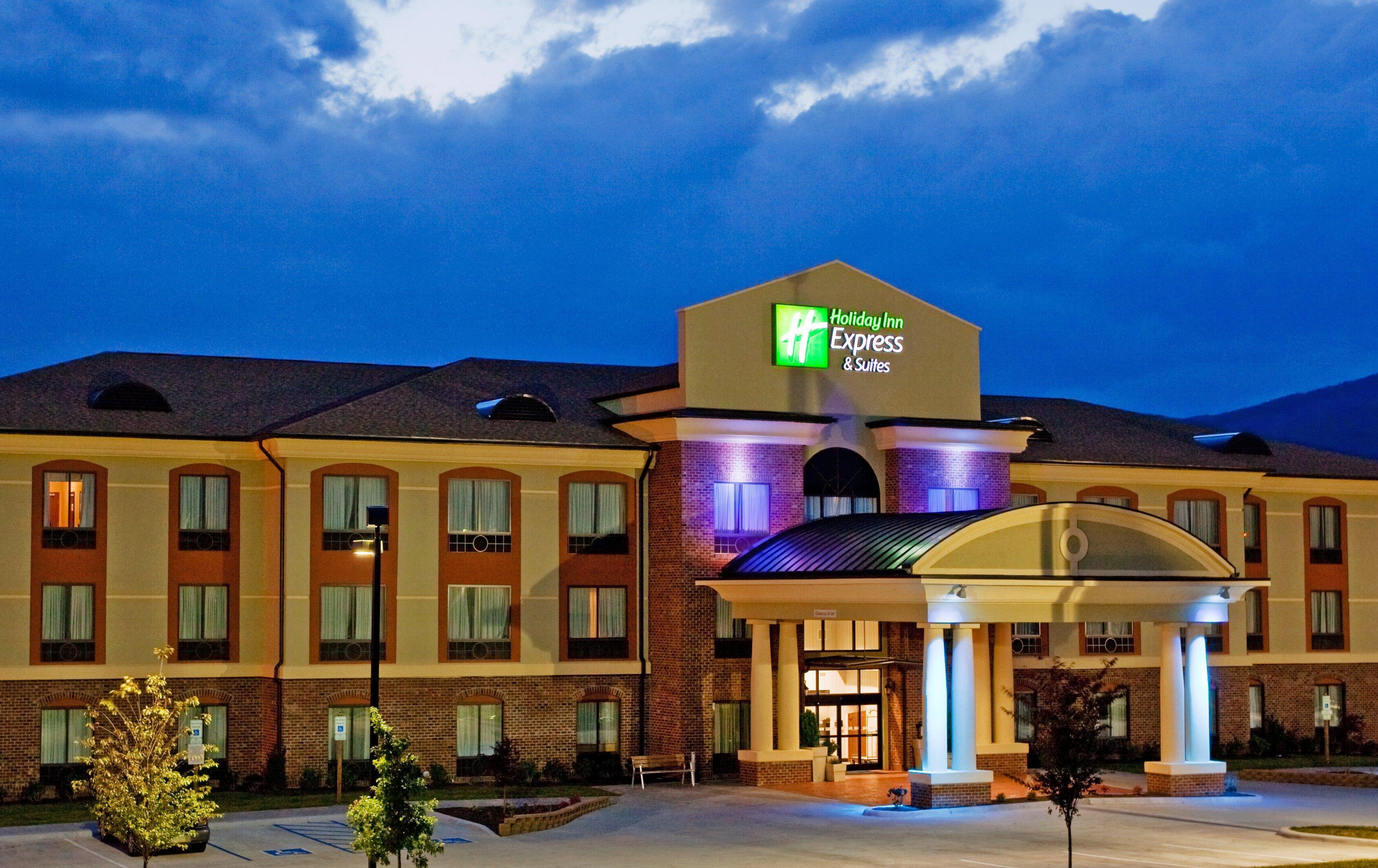 Holiday Inn Express Hotel & Suites Salem By Ihg Exterior photo